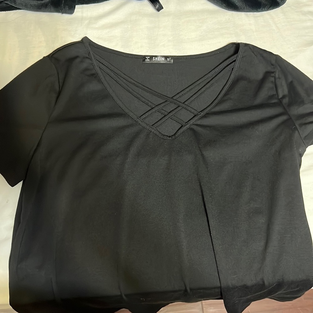 Shein vneck